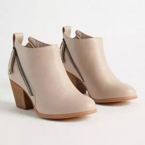 Side Zip Heel Bootie Size 11.5 (WW)